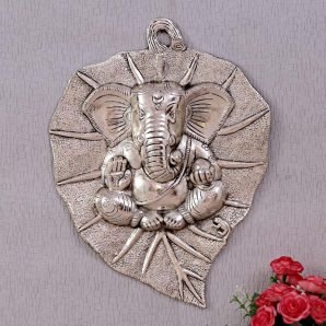 Ganpati On Leaf